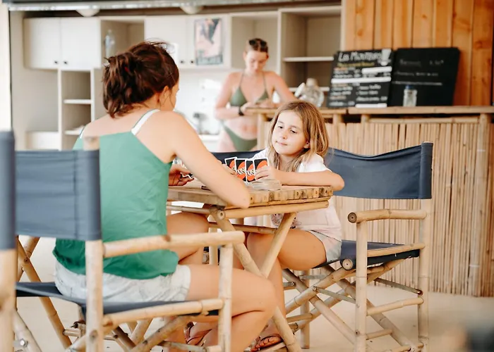 Luxusní stan Lodg'ing Nature Camp Dordogne Lacave (Lot)