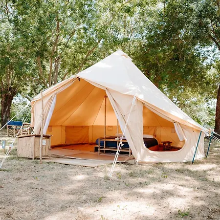 Luxusní stan Lodg'ing Nature Camp Dordogne